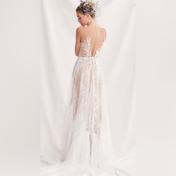 Willowby Wedding Dress - Picture 3 of 5